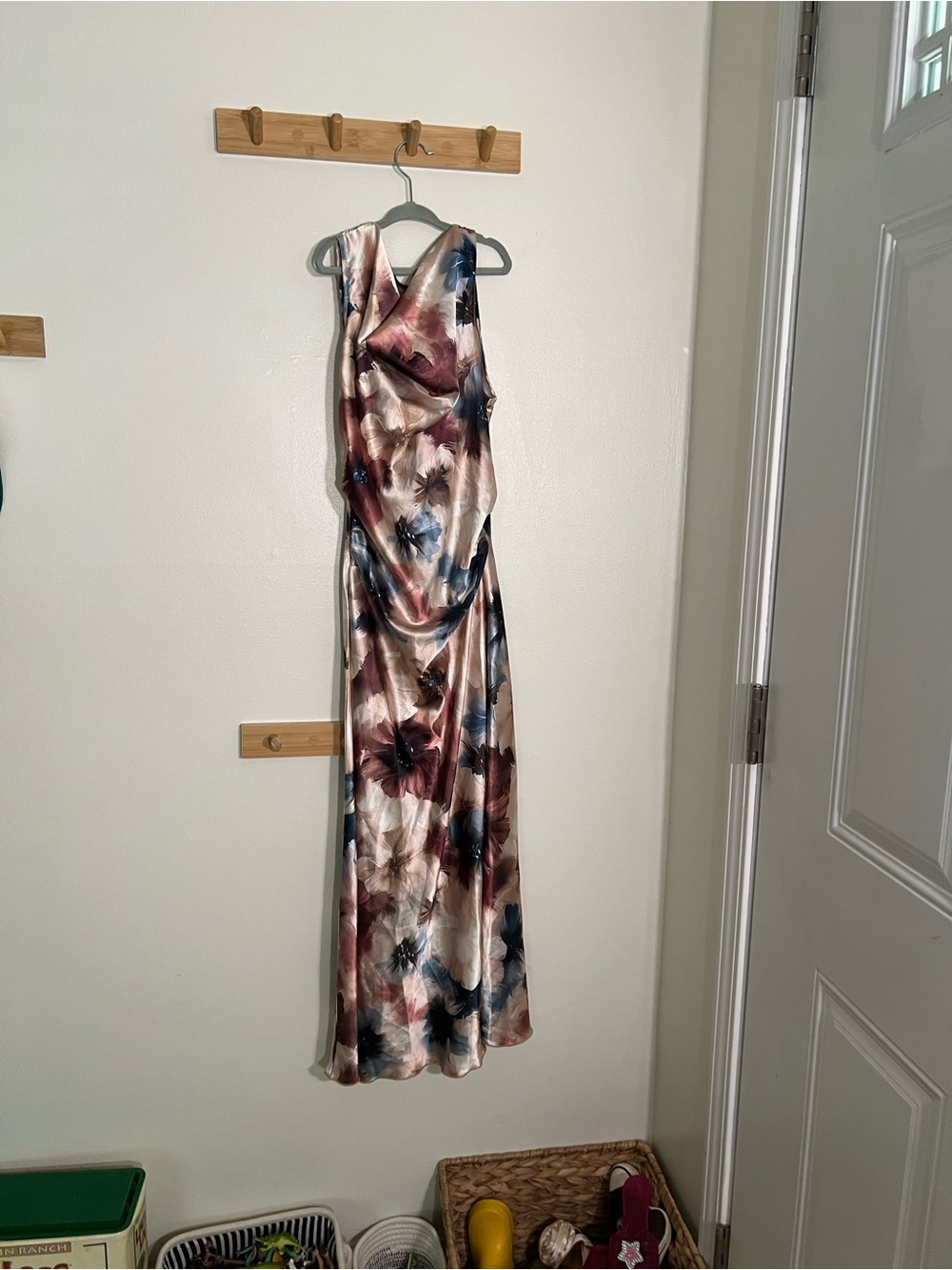 bebe women’s floral Satin Slip Dress in Blush and Burgundy worn once no flaw